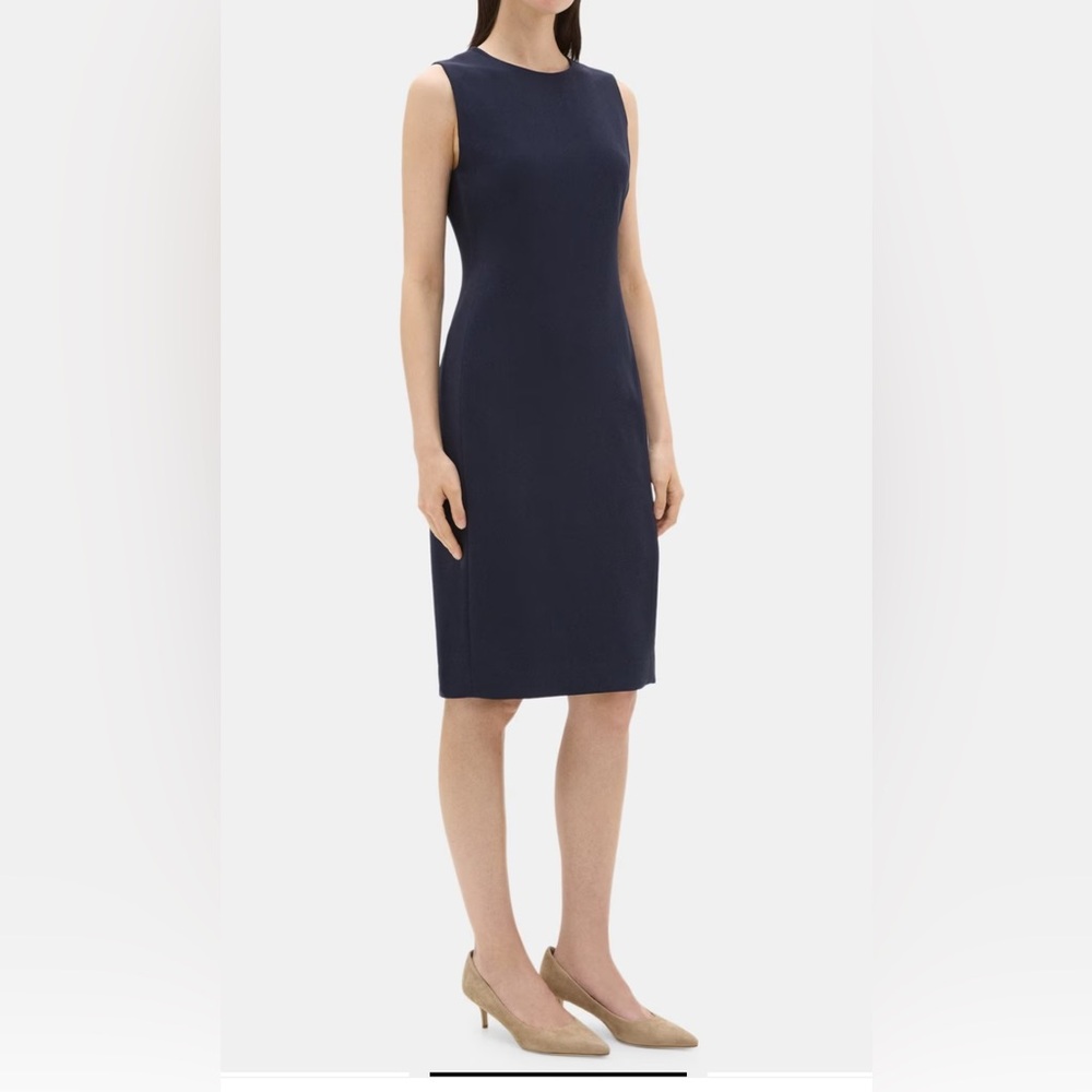 Theory • Virgin Wool Sheath Dress in Navy Blue